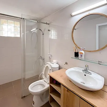 Luli Homestay - 40M Newly Built House, Luxury Location, Quiet Place-3
